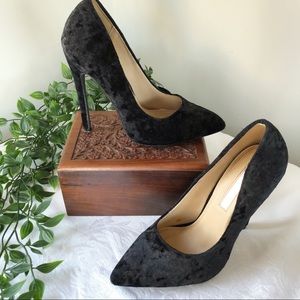 Liliana Black Velvet Pointed Toe Stiletto Heels Size 7